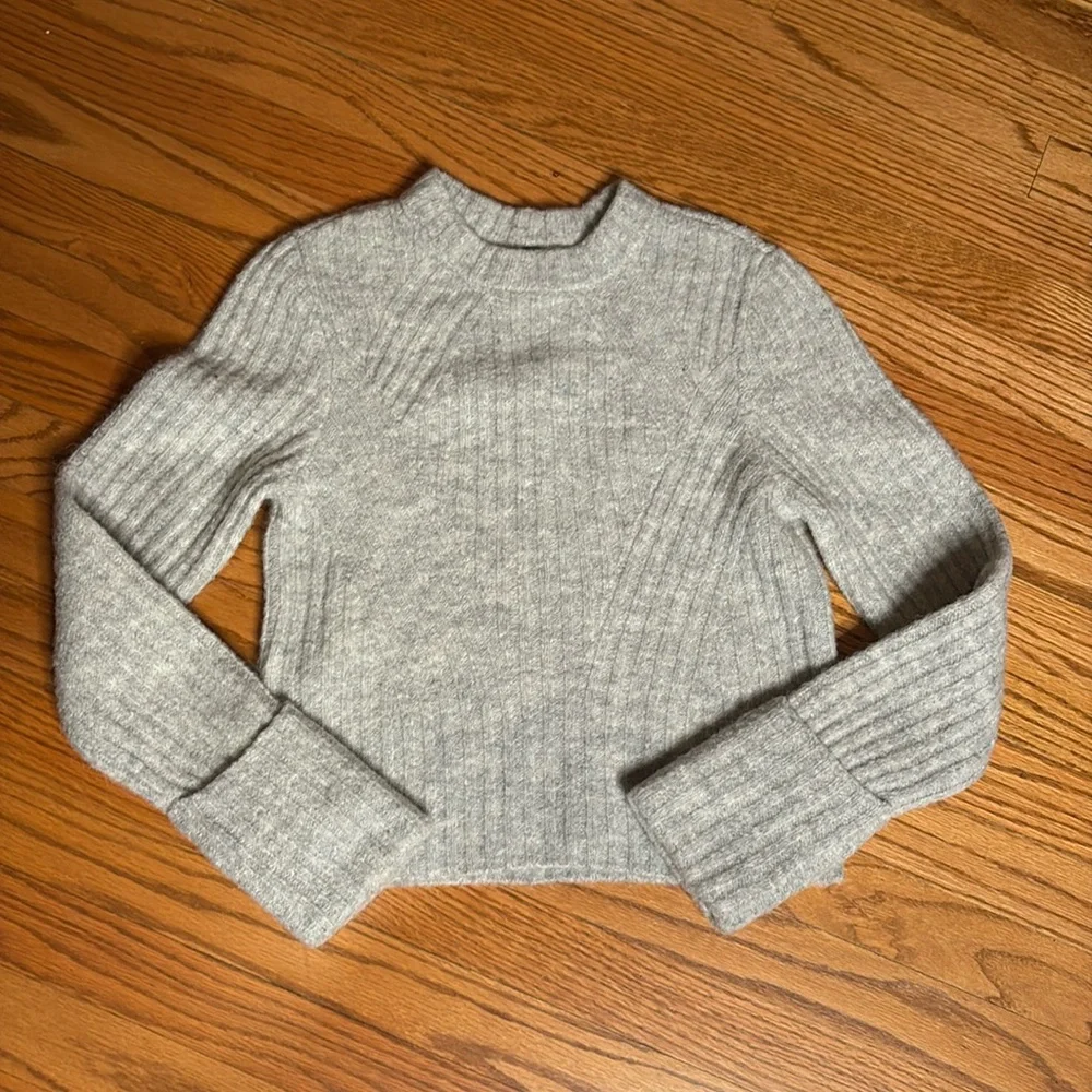 H + M Divided Knit Grey short long sleeve cable Sweater Sz XS